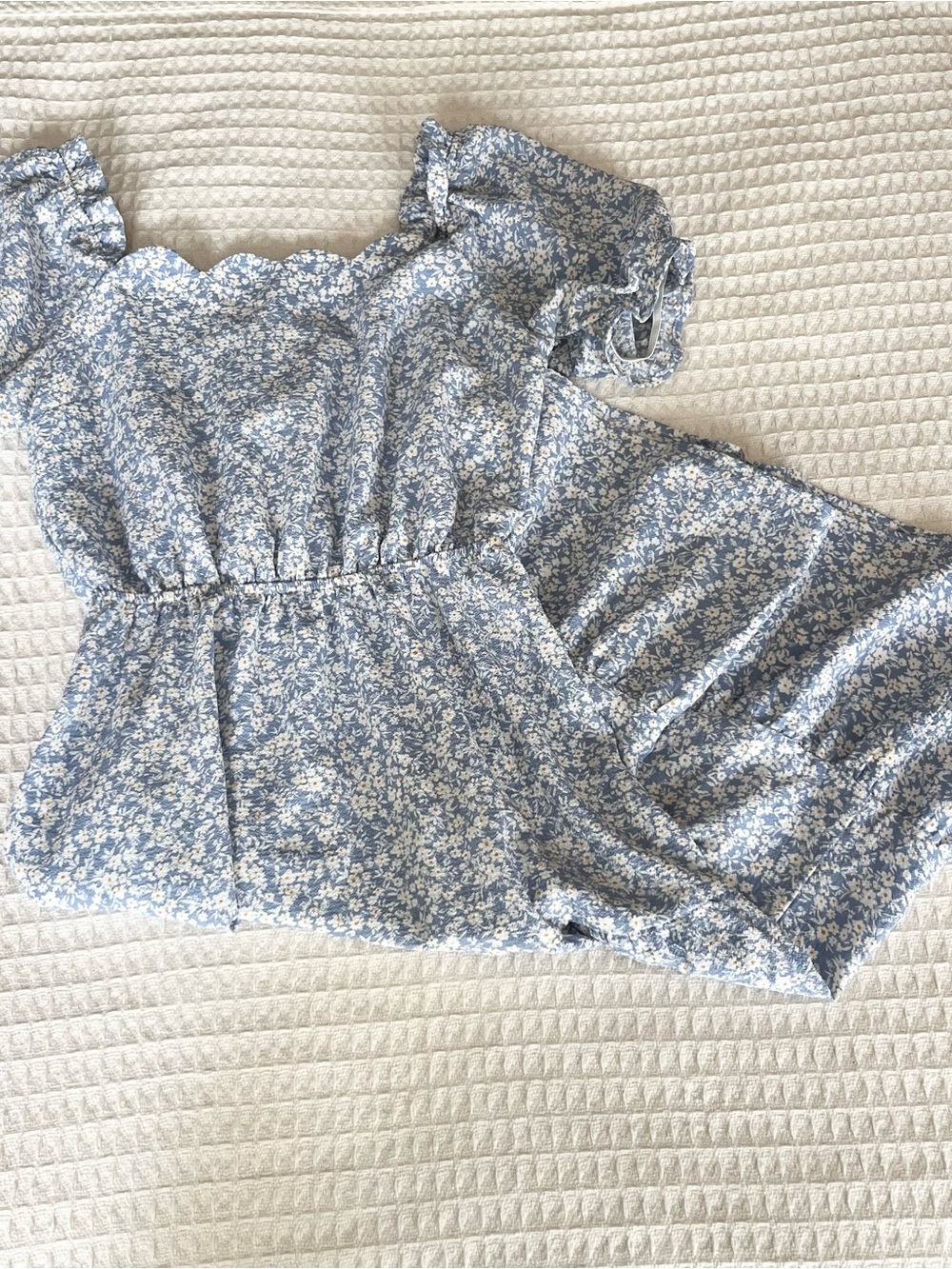 Monteau Light Blue Floral print scallop dress size medium